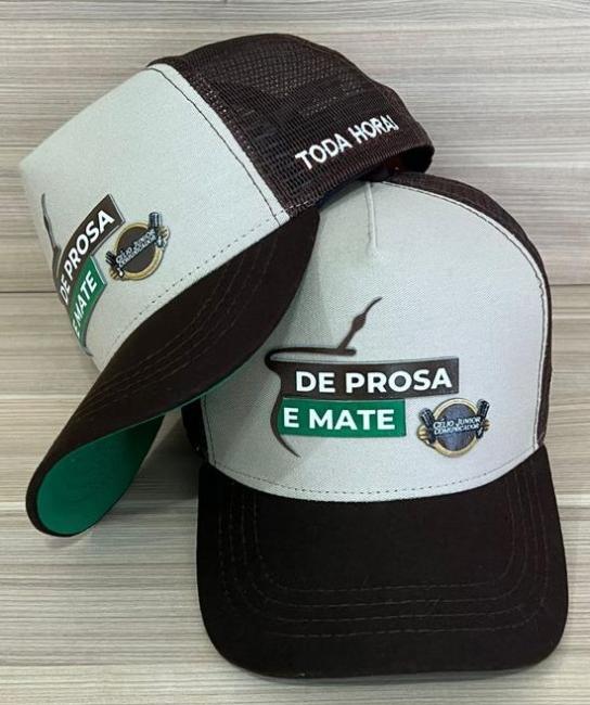 Boné Americano brim Estampado relevo com tela