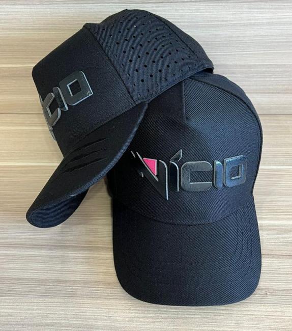 Boné Americano brim Estampado relevo 